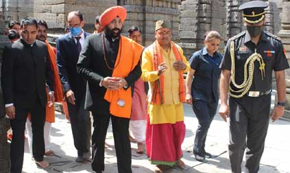 राज्यपाल ने बुधवार को जनपद अल्मोड़ा के विश्व प्रसिद्ध धाम श्री जागेश्वर/चितई गोलू मन्दिर पहुंचकर पूजा अर्चना की