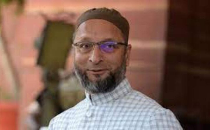 भड़काऊ संदेश पोस्ट करने के मामले में ओवैसी पर दर्ज एफआइआर का विरोध कर रहे AIMIM कार्यकर्ताओं को गिरफ्तार किया गया