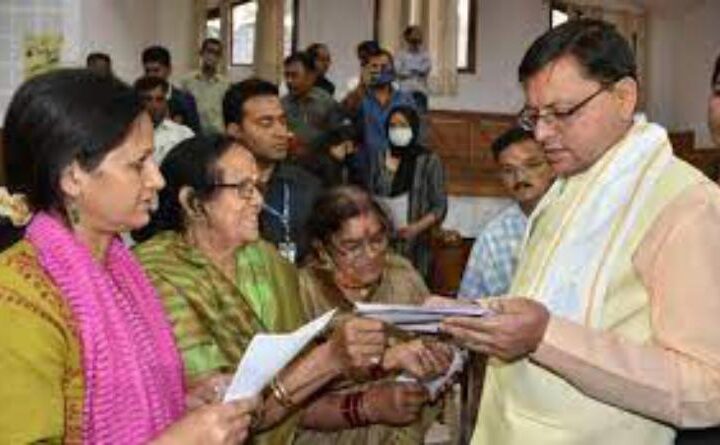 आम जनता को अपनी समस्याओ के लिए मुख्यमंत्री तक न आना पड़े , सीएम धामी ने अधिकारियो को दिए निर्देश