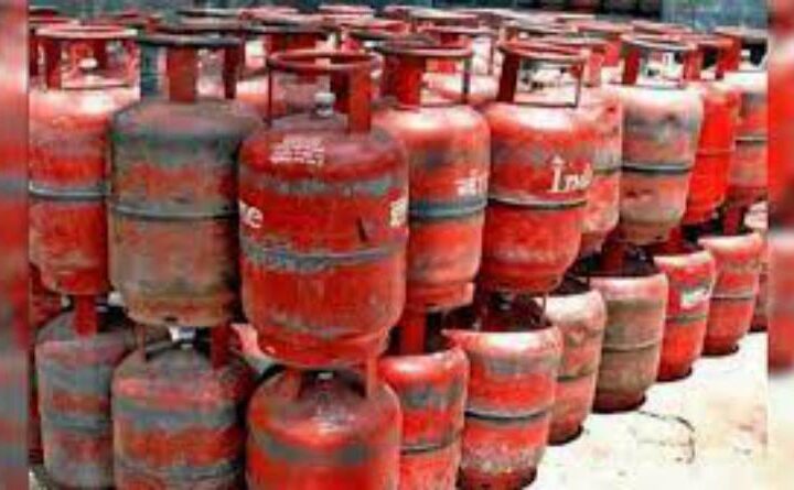घरेलू एलपीजी गैस सिलिंडर के दामों में 50 रुपए की बढ़त, पढ़िए पूरी खबर