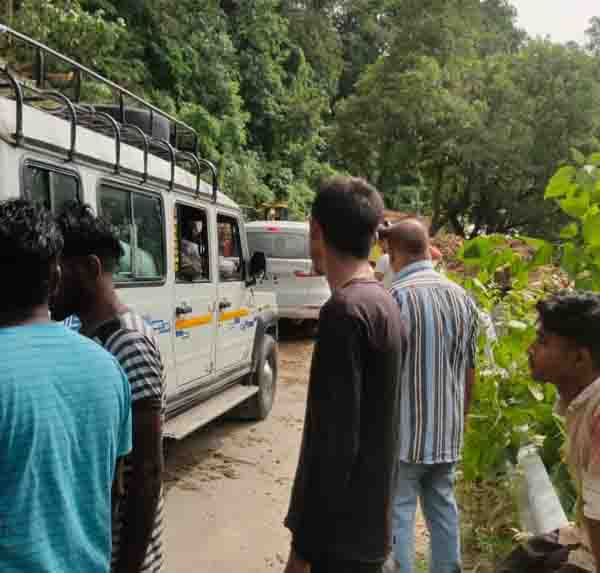 यातायात हेतु सुचारु किया गया चम्पावत-टनकपुर मार्ग