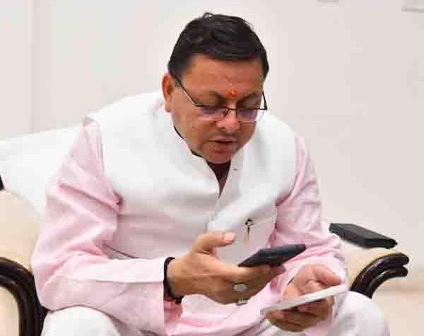 मुख्यमंत्री पुष्कर सिंह धामी ने कुरूड़ में आयोजित विकास मेले में वर्चुअल प्रतिभाग करते हुए जनसभा को संबोधित किया