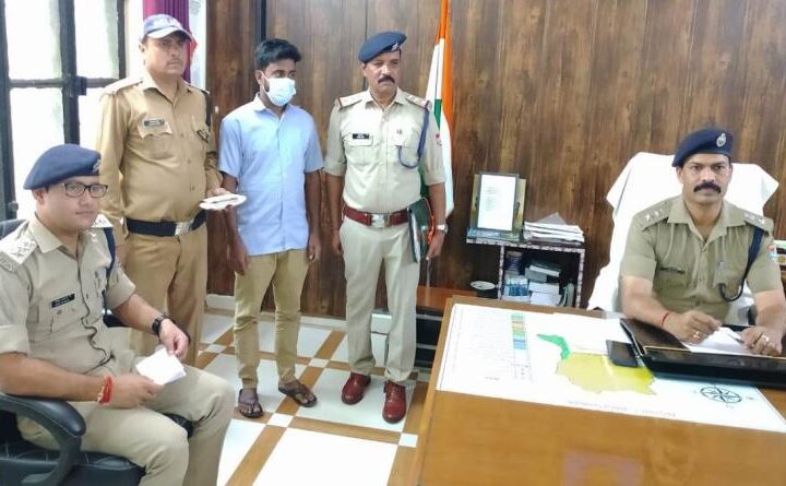 बागेश्वर के व्यक्ति से पांच लाख रुपये की ठगी करने वाले आरोपित को पुलिस ने महाराष्ट्र से किया गिरफ्तार