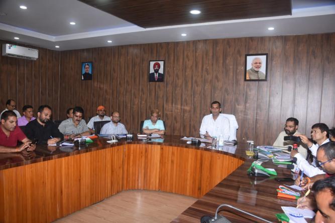 जिलाधिकारी अभिषेक रुहेला ने कहा- अमृत महोत्सव के तहत 13 से 15 अगस्त तक हर घर तिरंगा फहराया जाएगा