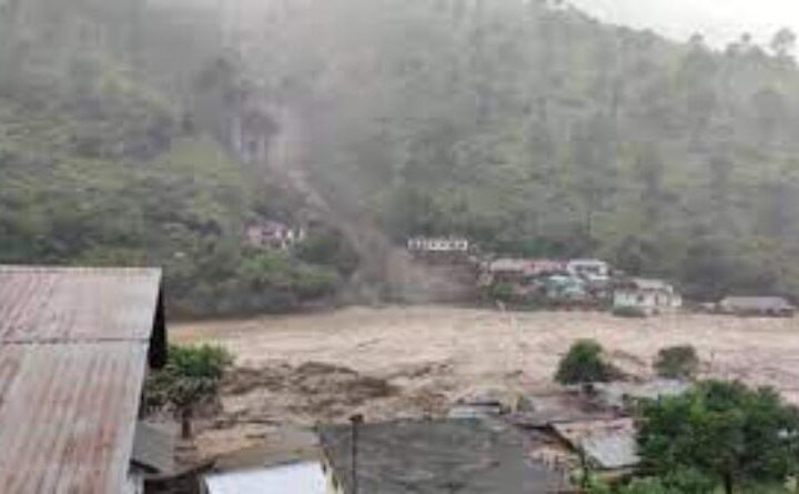 टिहरी में बादल फटने से मची तबाही, कई मकान क्षतिग्रस्‍त, मलबे में दबे आठ लोग