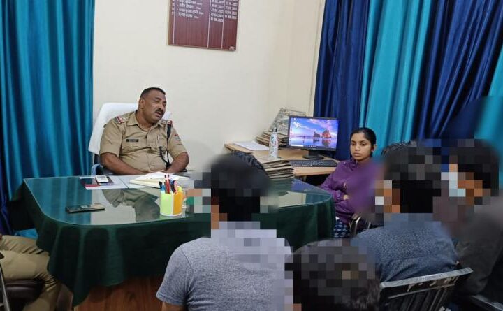 युवाओं को नशे की लत से बचाने के लिए उत्तरकाशी पुलिस की मुहिम लगातार जारी, कोतवाली की गयी नशे के आदी हुये युवकों की काउंसलिंग