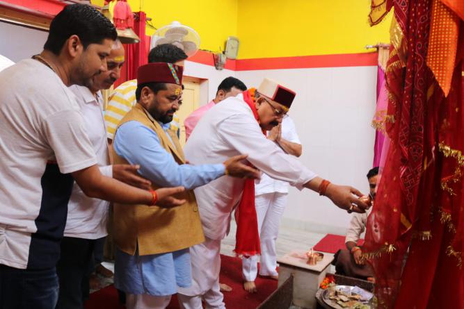 देश की आन-बान-शान की रक्षा को घर-घर फहरायें तिरंगाः महाराज