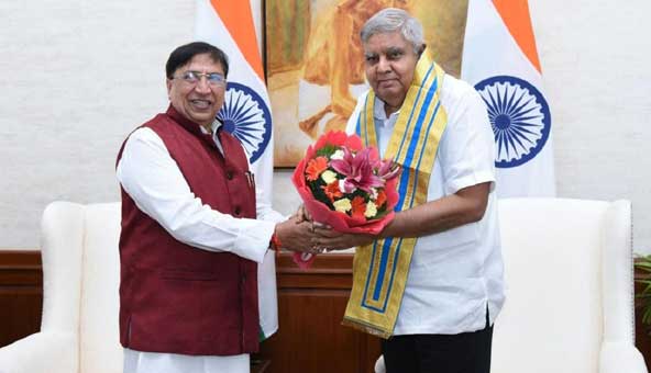 सासंद नरेश बंसल ने उपराष्ट्रपति जगदीश धनकड़ से की मुलाकात, उत्तराखंड आने का दिया न्यौता