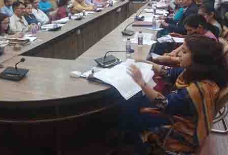 जिला स्तरीय समीक्षण समिति जिला सलाहकार समिति की त्रैमासिक बैठक ऋषिपर्णा सभागार कलेक्ट्रेट में की गई आयोजित