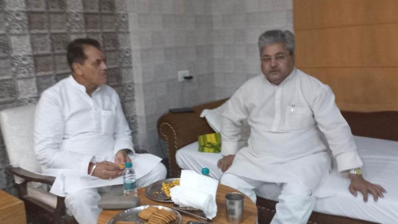 कैबिनेट मंत्री प्रेमचंद अग्रवाल की भाजपा के राष्ट्रीय महासचिव दुष्यंत कुमार गौतम से हुई मुलाकात, एक बार फिर से चर्चाएं हुई तेज