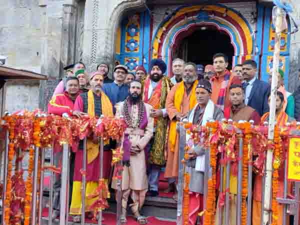 राज्यपाल लेफ्टिनेंट जनरल (से.नि.) गुरमीत सिंह ने किये बाबा केदारनाथ के दर्शन