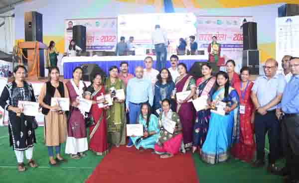 सरस मेले के समापन के अवसर पर कैंट विधायक ने की महिला स्वयं सहायता समूहों की सराहना