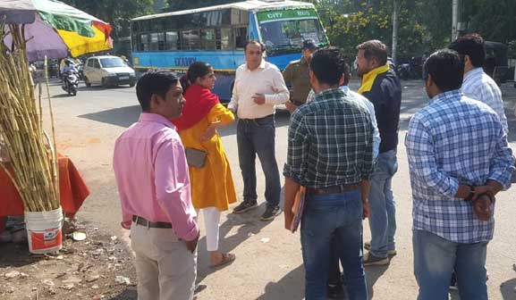  District Magistrate / Chief Executive Officer Smt. Sonika today inspected the Doon Library and Parade Ground under construction under Smart City.