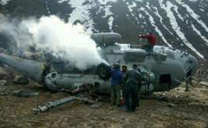 उत्तराखंड में बड़ा हादसा, केदारनाथ धाम में हेलीकॉप्टर हुआ क्रैश