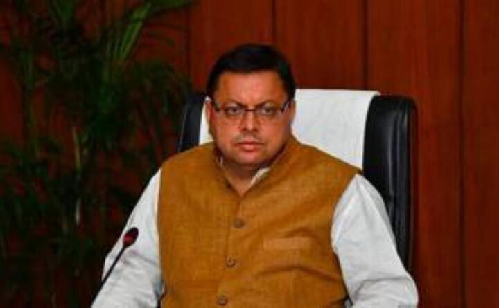 मॉर्निंग वॉक पर निकले सीएम धामी ने की जवानों से की बातचीत, फिर ली योगा क्लास