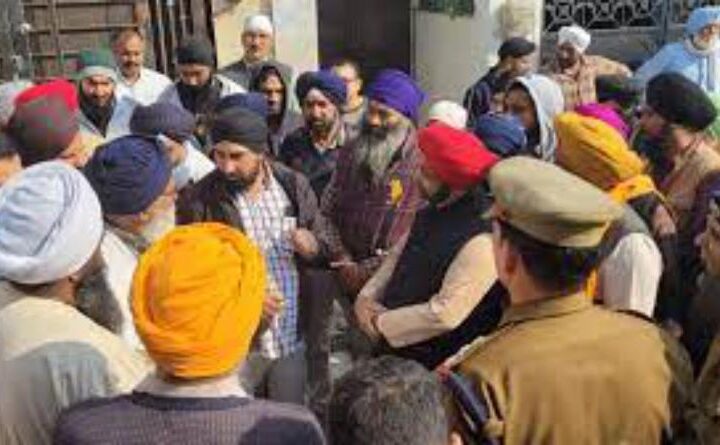 गुरुद्वारा साहिब से आठ बजे के करीब धुआं उठता देखा तो गांव में मचा हड़कंप, फॉरेंसिक टीम ने शुरू की जांच