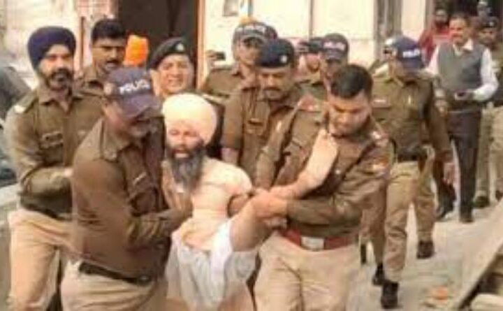 श्री पंचायती अखाड़ा निर्मल में अखाड़े पर कब्जे को लेकर दो गुटों में हाथापाई