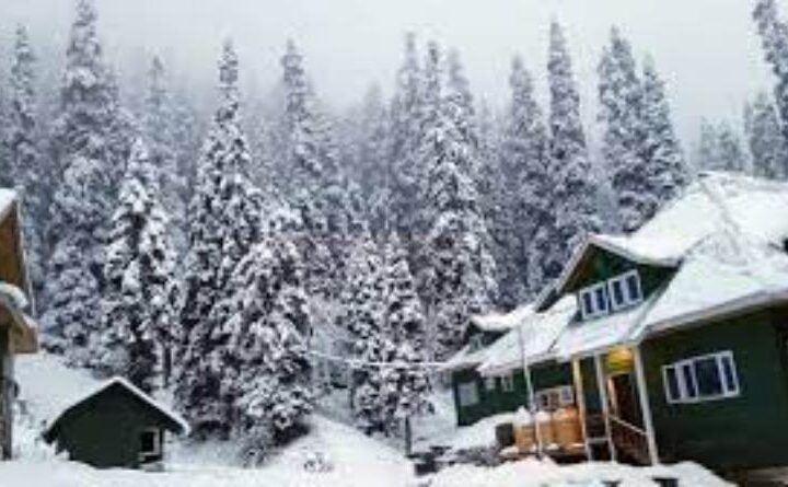 उत्तराखंड में अगले 24 घंटे में पर्वतीय इलाकों के साथ ही मैदानों में मौसम का मिजाज बदलने की संभावना