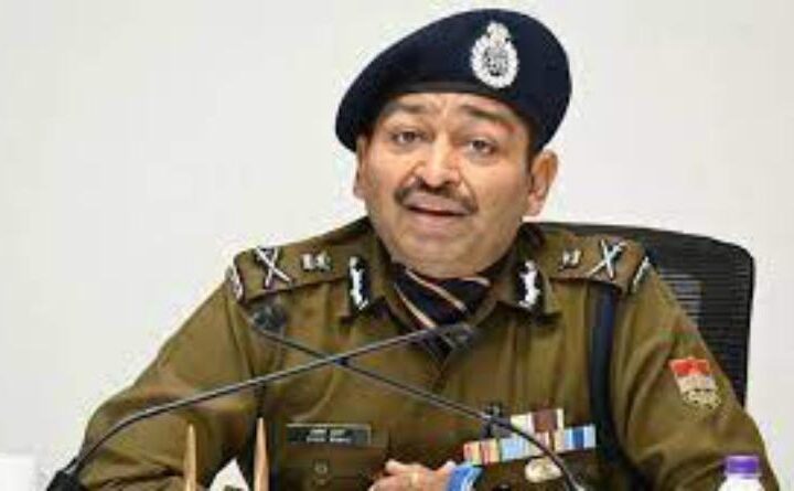 धरने पर बैठे छात्रों से मारपीट करने वाले लोगों के खिलाफ मुकदमा दर्ज, डीजीपी अशोक कुमार ने वरिष्ठ पुलिस अधीक्षक को निर्देश जारी किए