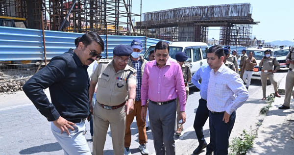 जिलाधिकारी एवं वरिष्ठ पुलिस अधीक्षक ने चारधाम यात्रा के दृष्टिगत किया हरिद्वार के विभिन्न क्षेत्रों का स्थलीय निरीक्षण