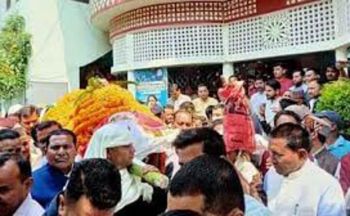 मुख्यमंत्री पुष्कर सिंह धामी बागेश्वर पहुंचे, चंदन राम दास के निधन पर तीन दिवसीय राजकीय शोक घोषित किया गया