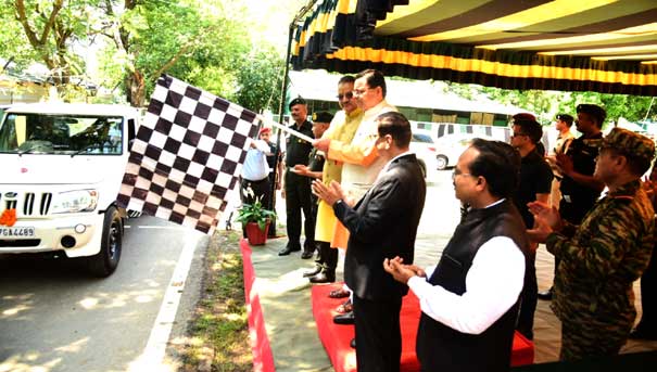 मुख्यमंत्री धामी ने उत्तराखंड बागवानी विभाग के माध्यम से इको टास्क फोर्स को उपलब्ध कराए गये बोलेरो वाहनों एवं मोटरसाइकिलो का फ्लैग ऑफ किया