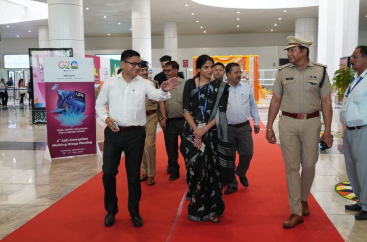 जी 20 सम्मेलन में प्रतिभाग करने आए आमंत्रित देशों के सदस्यों की आज जौलीग्रांट एयरपोर्ट से वाद्य यन्त्र की धुन के साथ हुई विदाई