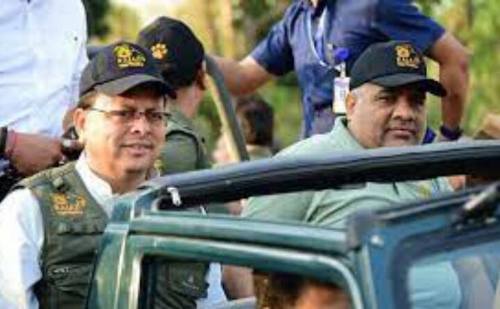 मुख्यमंत्री पुष्कर सिंह धामी ने बाघिन को बाड़े से किया आजाद, मोतीचूर रेंज के जंगल में छोड़ा