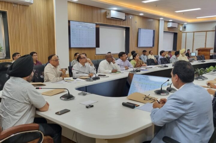 मुख्य सचिव डॉ. एस.एस. संधु की अध्यक्षता में हुई नाबार्ड के तहत् ग्रामीण अवसंरचना विकास निधि के लिए उच्च अधिकार प्राप्त समिति की बैठक