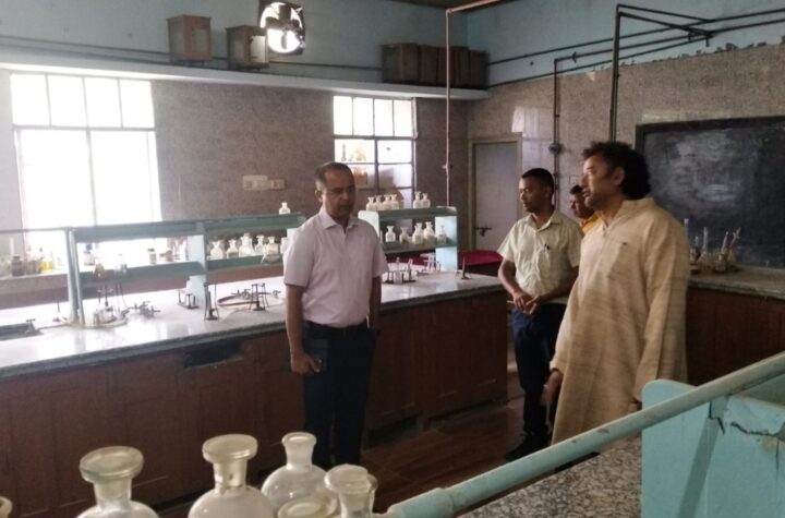 सचिव शैलेश बगोली ने विकासखण्ड विण के अंतर्गत स्थित थरकोट में मत्स्य तालाबों, पोल्ट्री फार्म और टकाना स्थित सरस मार्केट में हिलांस आउटलेट का स्थलीय निरीक्षण किया