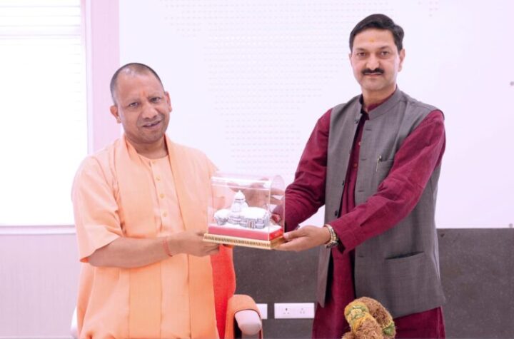 उप्र के मुख्यमंत्री योगी आदित्यनाथ से मिले श्री बद्रीनाथ- केदारनाथ मंदिर समिति अध्यक्ष अजेंद्र अजय