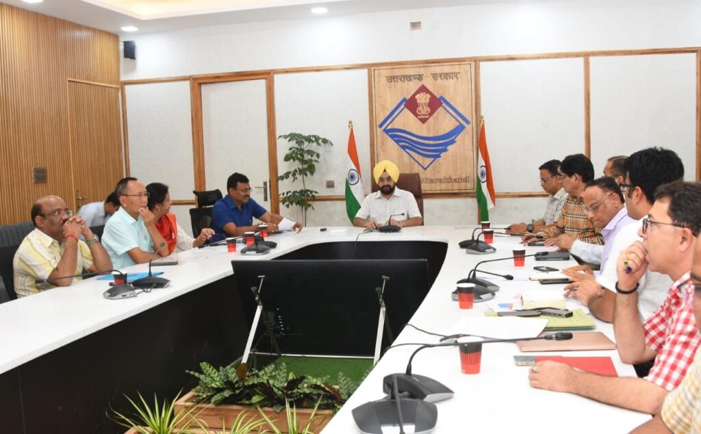 मुख्य सचिव डॉ. एस.एस. संधु ने सचिवालय में अधिकारियों के साथ ‘कैच दि रेन’ योजना के सम्बन्ध में ली बैठक