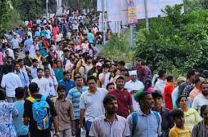 कैंची धाम में उमड़ा आस्था का सैलाब