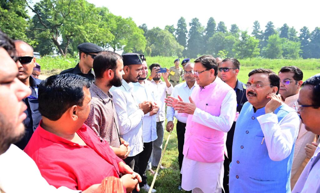 मुख्यमंत्री पुष्कर सिंह धामी ने खुरपिया फार्म में निर्माणाधीन एम्स सैटेलाइट सेन्टर का किया स्थलीय निरीक्षण