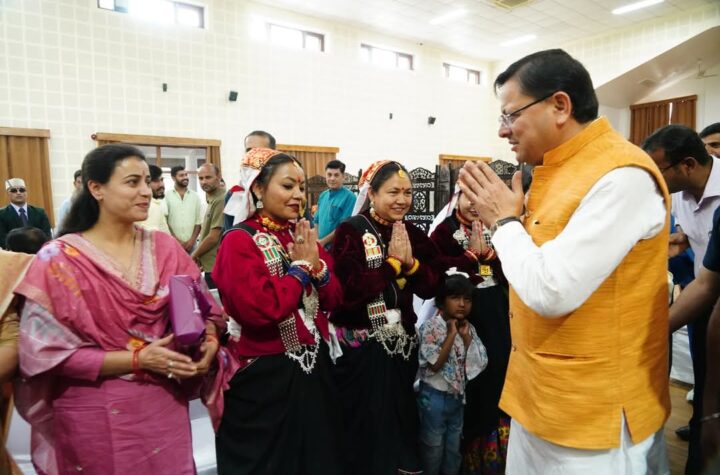 मुख्यमंत्री से की मुलाकात