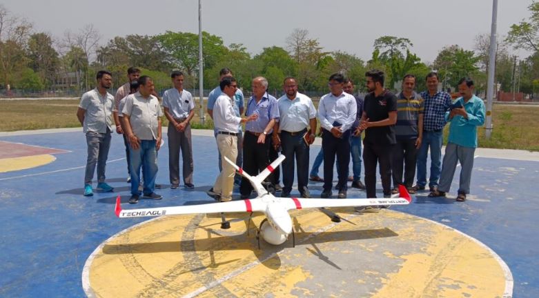 हल्द्वानी मेडिकल कॉलेज से दवाई लेकर कोटाबाग पहुंचा ड्रोन