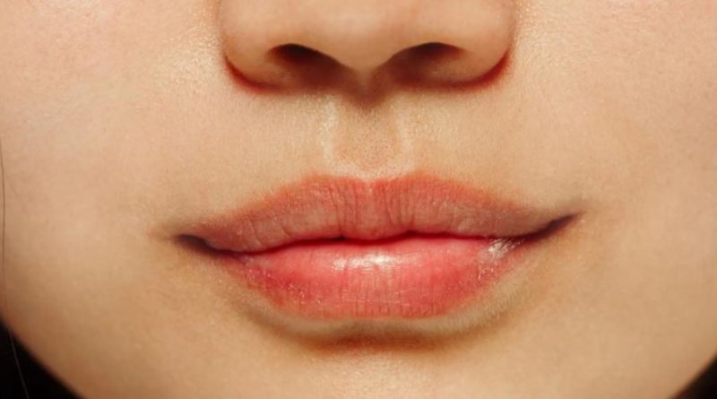 यदि आप भी उन्हीं लोगों में से हैं, जिनके गर्मी में फट रहे होंठ, तो इन चीजों का इस्तेमाल करके इस परेशानी से पाए राहत 