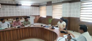 प्राकृतिक खेती को क्लस्टर मॉडल में बढ़ावा दें: जिलाधिकारी