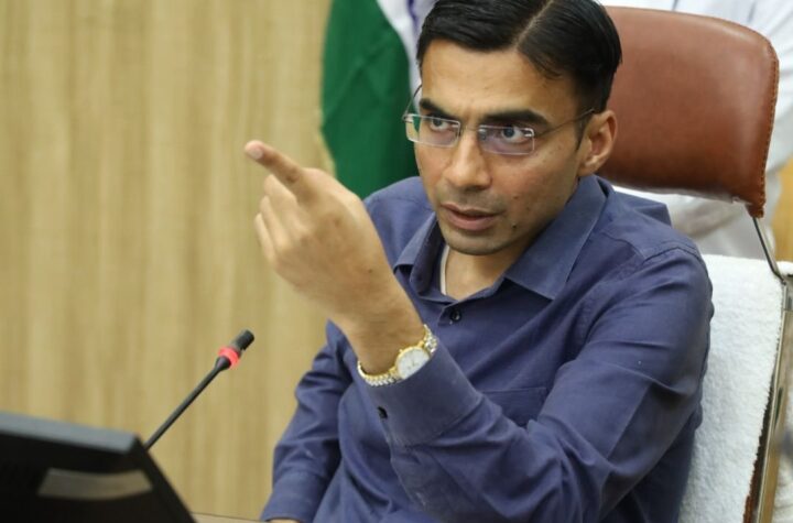 डीएम हुए सख्त; लार्वी साइडल टैंकर की संख्या हुई चौगुनी
