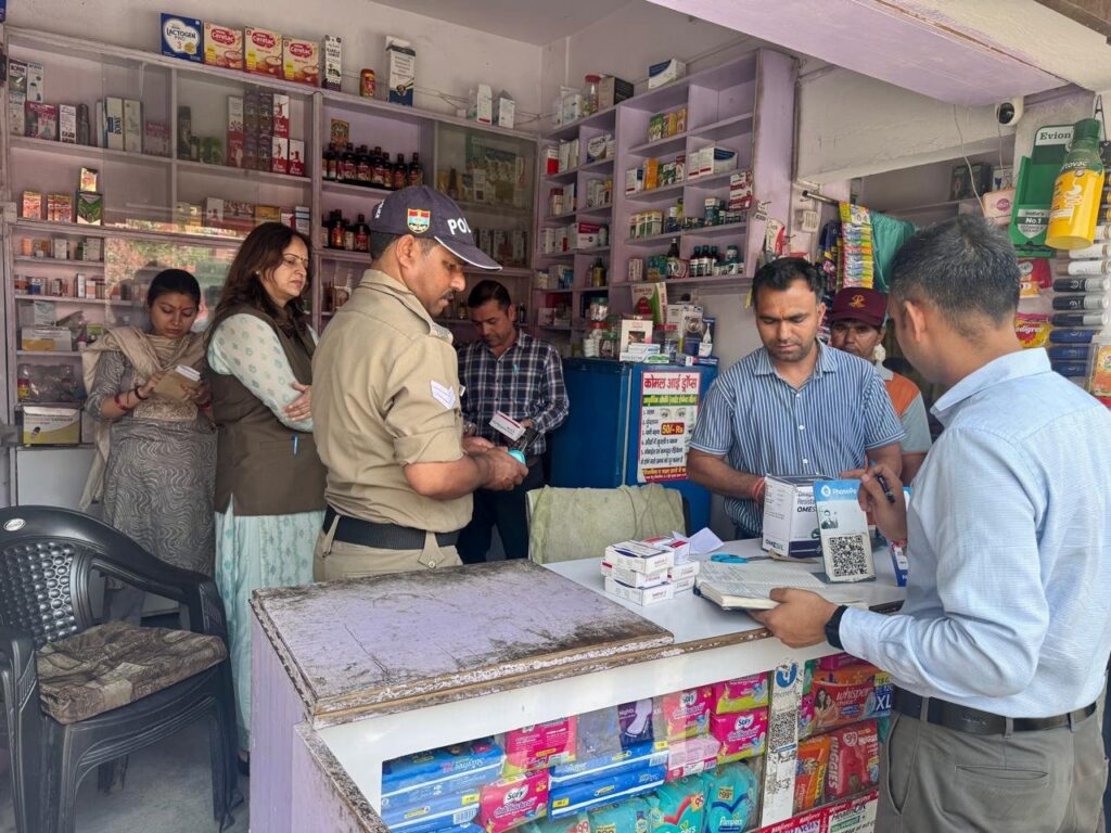 “Safe Drugs: Safe Life” अभियान के तहत देहरादून में औषधि दुकानों का संयुक्त निरीक्षण