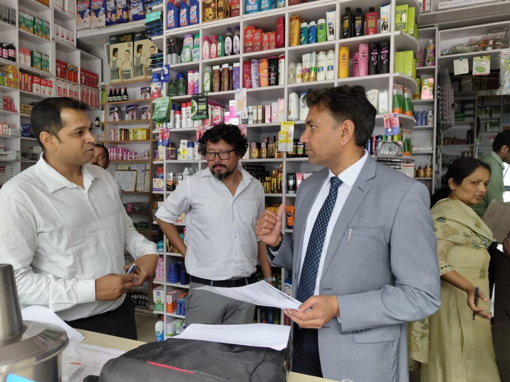 मेडिकल स्टोरों में औचक निरीक्षण, एक स्टोर सील