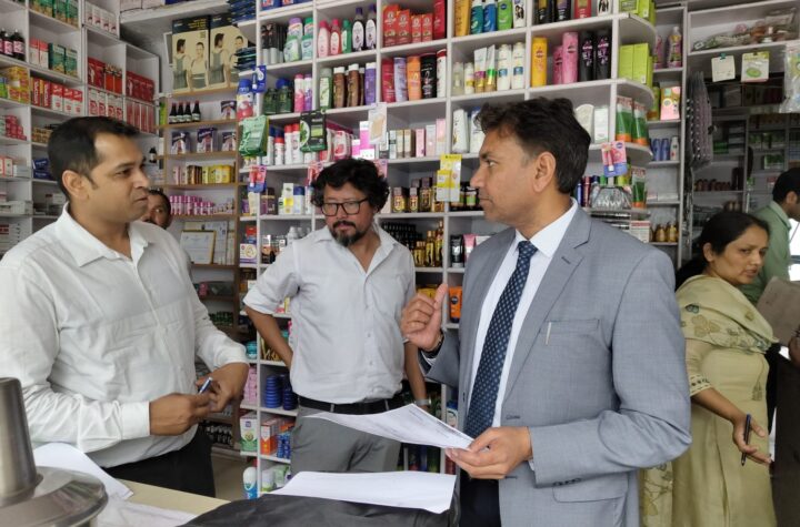मेडिकल स्टोरों में औचक निरीक्षण, एक स्टोर सील