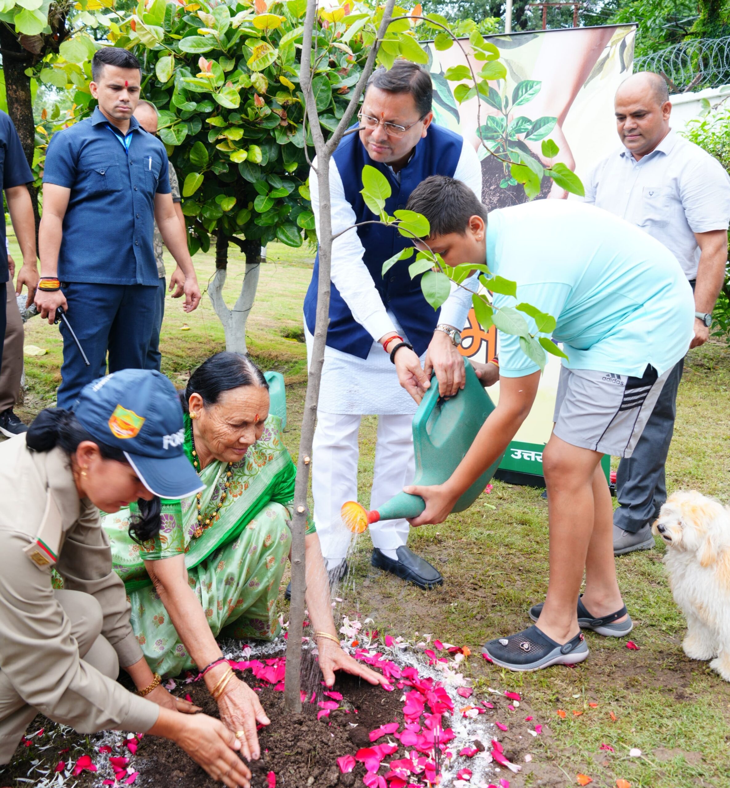 मुख्यमंत्री ने किया पौधरोपण