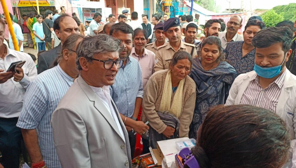 न्यायमूर्ति राकेश थपलियाल ने अपने पैतृक गांव पहुंचकर बहुद्देश्यीय शिविर में किया प्रतिभाग