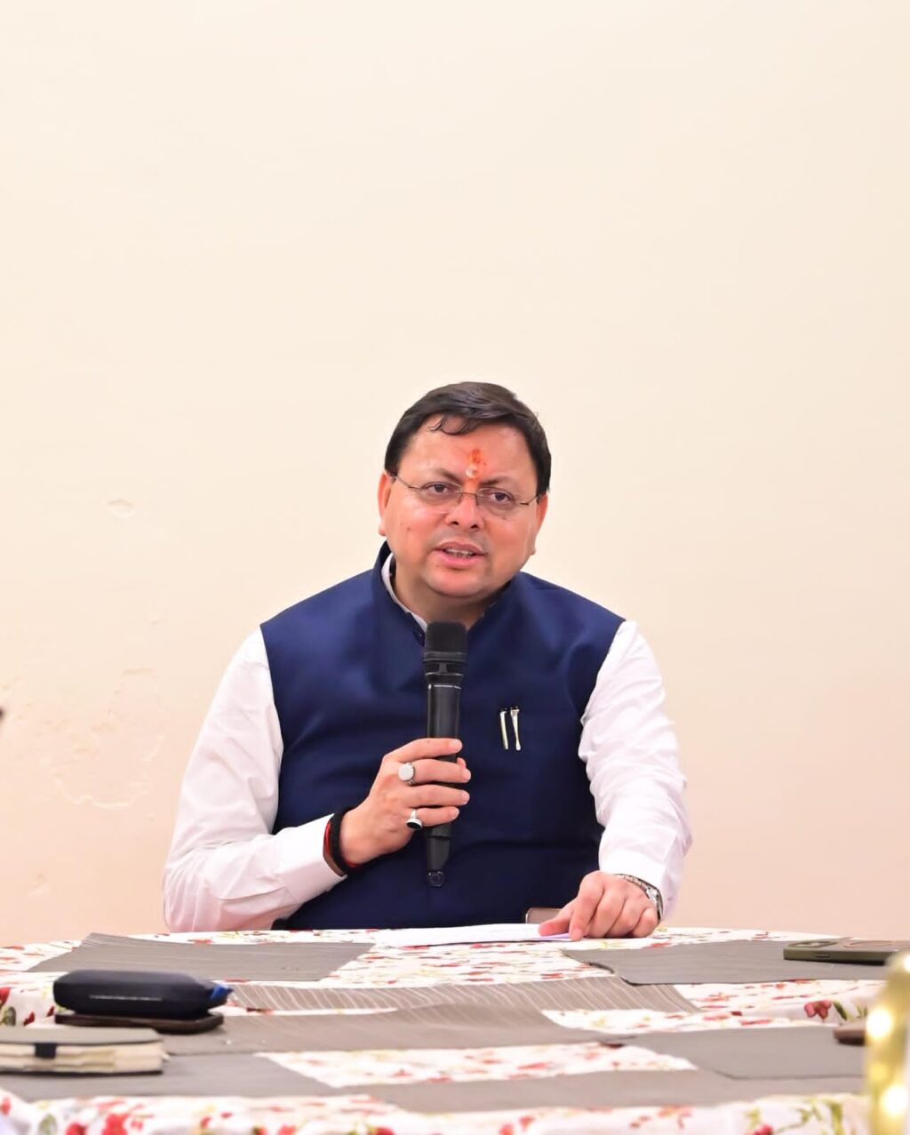 मुख्यमंत्री ने लोगों को भ्रष्टाचार मुक्त उत्तराखंड की शपथ दिलाई