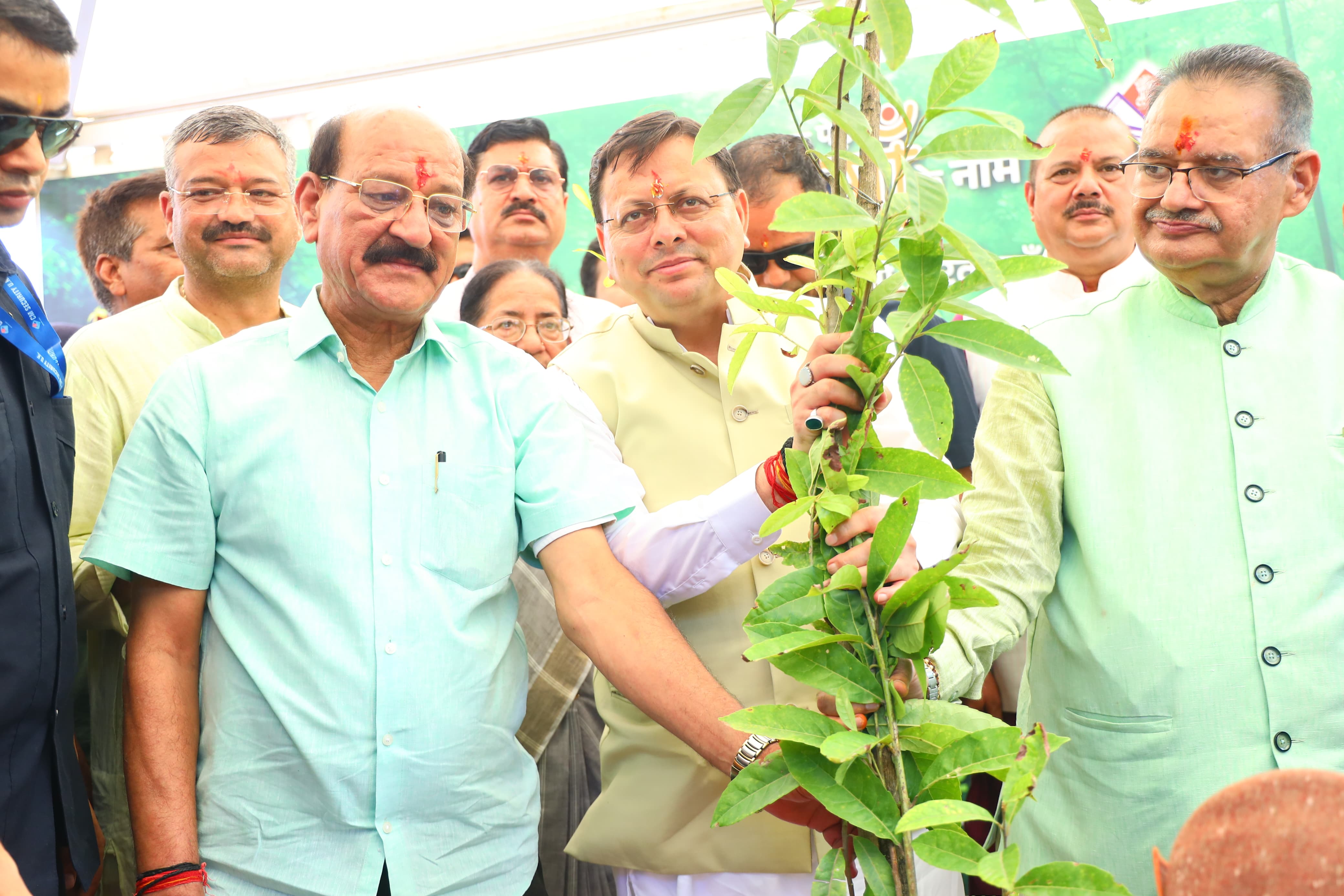 पौधरोपण कर उसकी देखभाल करें : मुख्यमंत्री