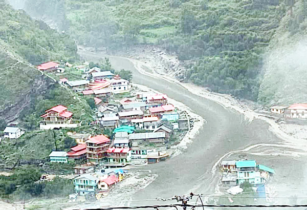 उत्तरकाशी के धराली में बादल फटने से भारी तबाही