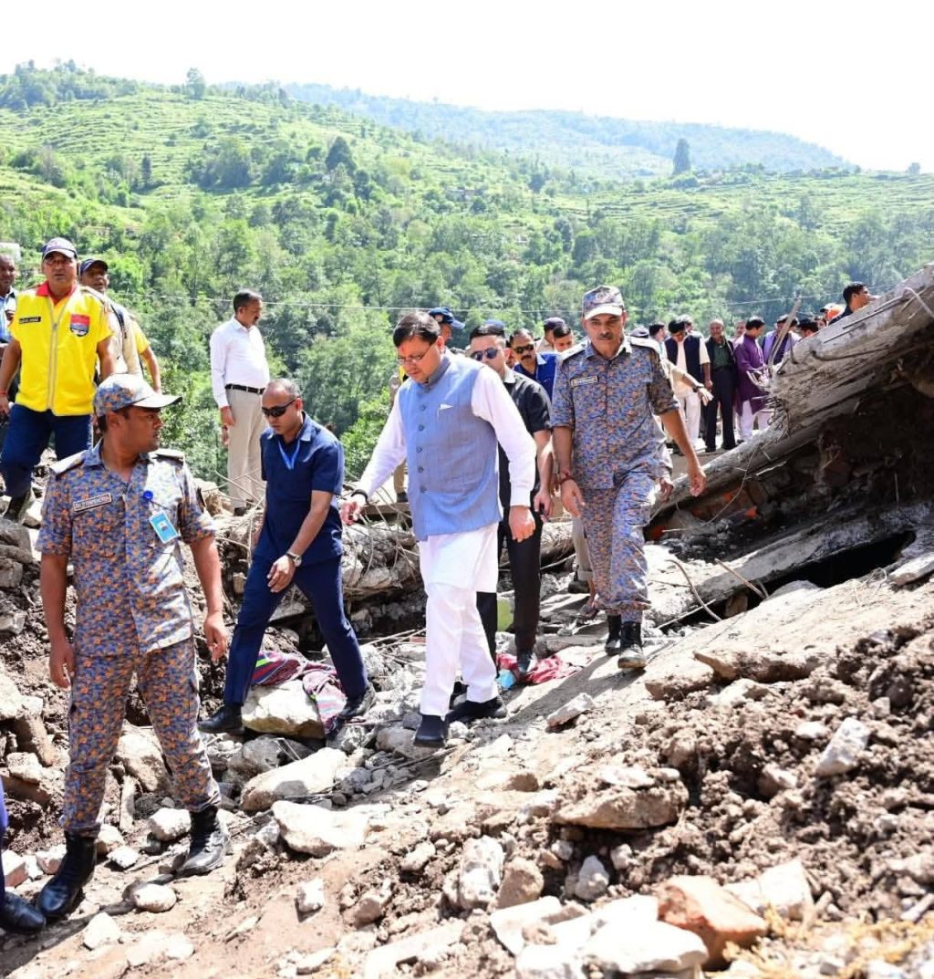 मुख्यमंत्री ने सुनी नन्दानगर आपदा प्रभावित लोगों की समस्याएं