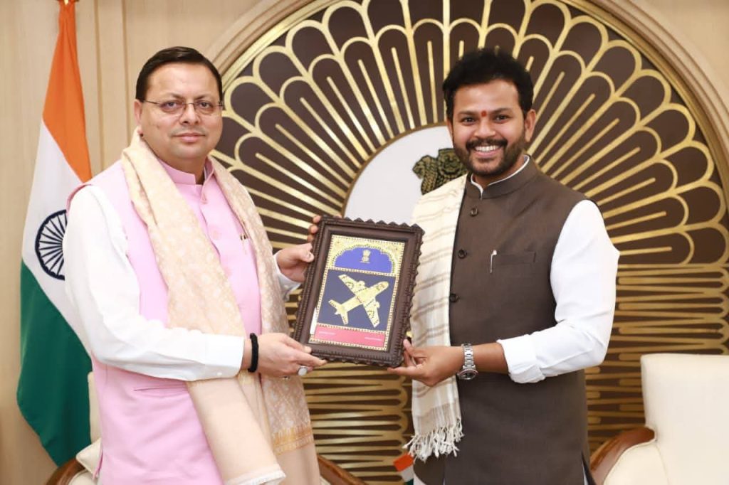 धामी ने उड्डयन मंत्री से की भेंट