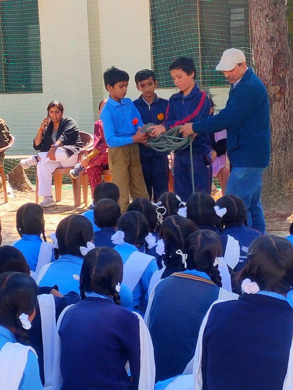 छात्रों को दिया आपदा प्रबंधन का प्रशिक्षण